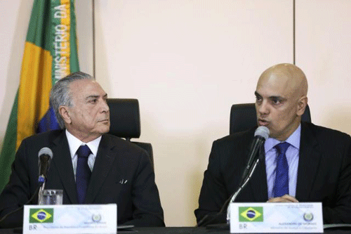 Presidente interino Michel Temer e o ministro da Justiça Alexandre de Moraes (Foto: Marcelo Camargo/Agência Brasil)