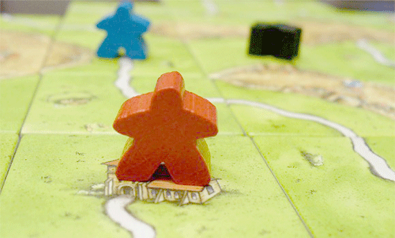 Carcassone é um jogo de tabuleiro alemão baseado em cidades medievais (Foto: Diane Sampaio)