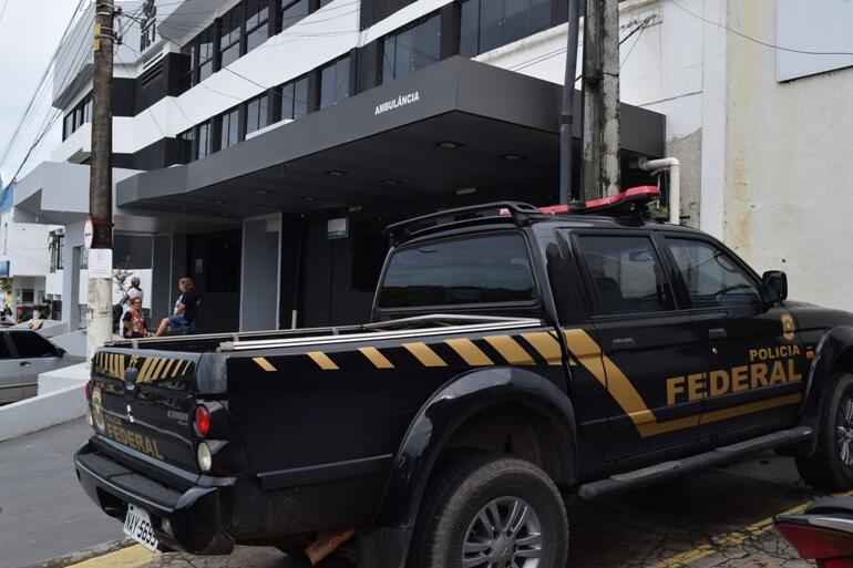 Neudo está internado no Hospital Lotty Íris (Foto: Rodrigo Sales)