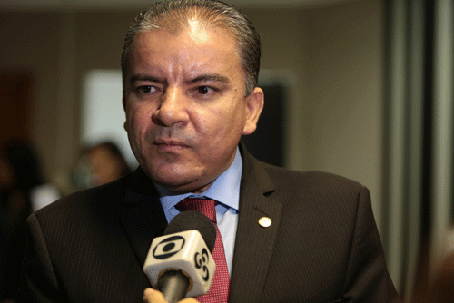 Deputado Brito Bezerra: “Quatro nomes disputam a vaga de candidato pelo grupo governista” (Foto: France Telles)