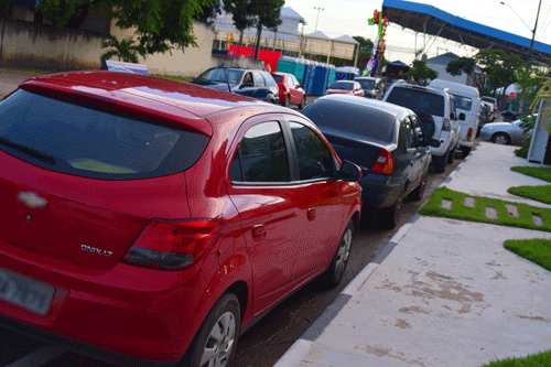 Quatro vítimas que tiveram veículos furtados procuraram a polícia para registrar ocorrência (Foto: Rodrigo Sales)