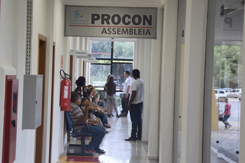 Procon ALE quer saber quantos ingressos foram disponibilizados para os 1º, 2º e 3º lotes (Foto: Rodrigo Sales)