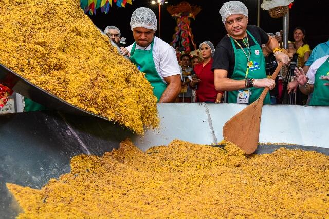 Com quase 800 quilos, a capital mantem o recorde de maior paçoca do mundo (Foto: Divulgação)