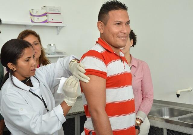 Voluntários de Boa Vista participam da pesquisa para desenvolver vacina contra a dengue (Foto: RCCaleffi)