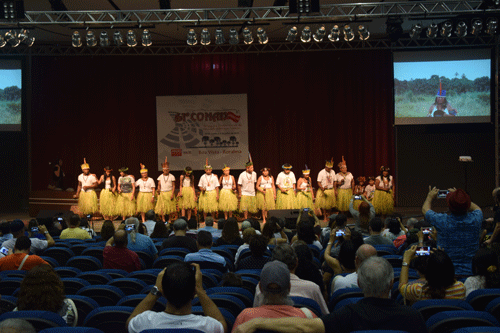 Solenidade de abertura do Congresso da Conad contou com apresentação da cultura indígena (Foto: Rodrigo Sales)