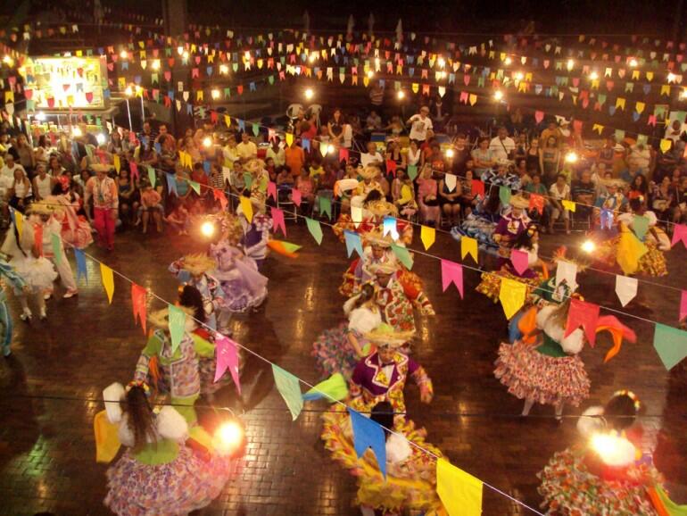 A festa conta com barracas e com um cardápio de comidas típicas (Foto: Divulgação)