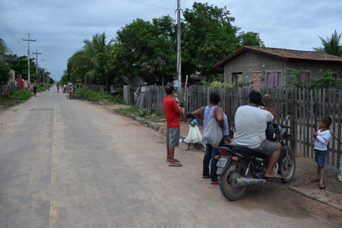 Rua da casa onde o foragido foi morto (Foto: Rodrigo Sales)