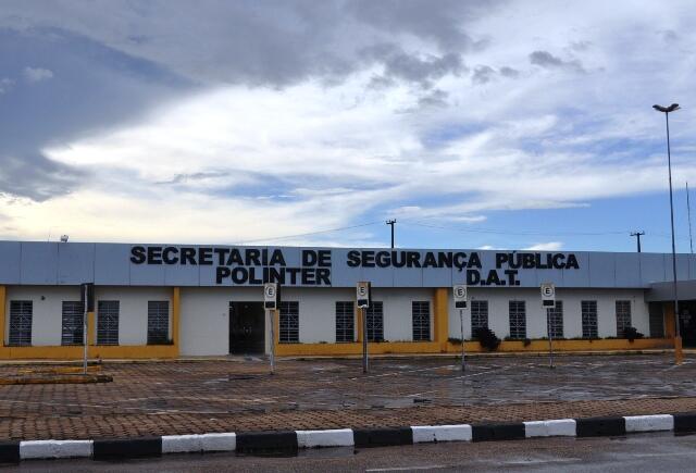Prédio da Polinter funciona ao lado do Departamento Estadual de Trânsito (Foto: Thirza Perim)
