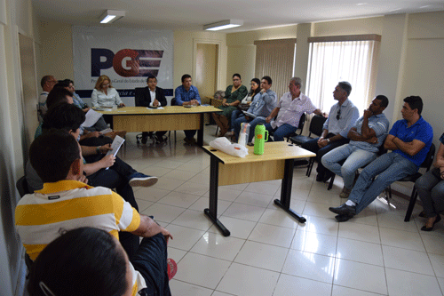 Reunião ocorreu na manhã de ontem na Procuradoria-Geral do Estado (Foto: Rodrigo Sales)