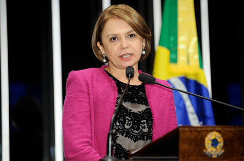 Senadora Ângela Portela comemorou aprovação (Foto: Divulgação)