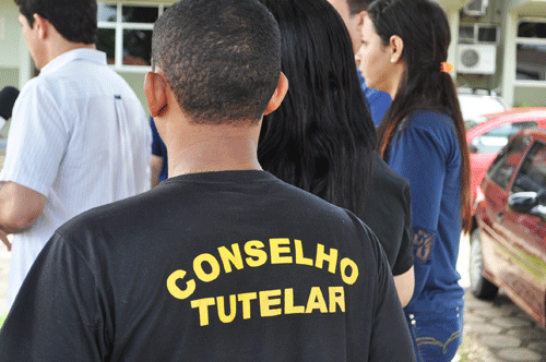 Conselheiros tutelares de Boa Vista fizeram manifestação pedindo melhores condições de trabalho (Foto: Thirza Perim)