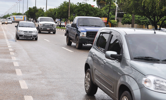 O chip foi instalado em alguns veículos e deve ser devolvido ao Detran (Foto: Thirza Perim)