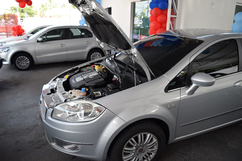 Carros mais populares são os mais procurados para financiamento (Foto: Rodrigo Sales)