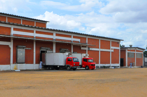 Matadouro Público continua interditado pela Superintendência Regional do Trabalho e Emprego (Foto: Arquivo/Folha)