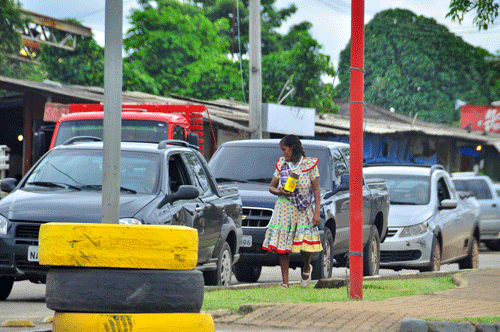 Com a crise no país vizinho, centenas de venezuelanos estão migrando para Roraima, muitos sem documentação (Foto: Arquivo/Folha)