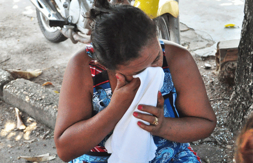 A mãe da vítima contou que a equipe médica só tomou providências a partir da 10ª parada cardíaca (Foto: Thirza Perim)