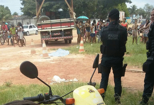 Condutor fazia manobra para estacionar quando a criança foi atropelada (Foto: Divulgação)