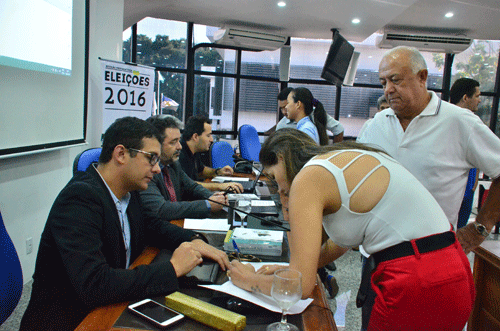 Reunião para distribuição do tempo de propaganda dos candidatos e partidos (Foto: Divulgação)