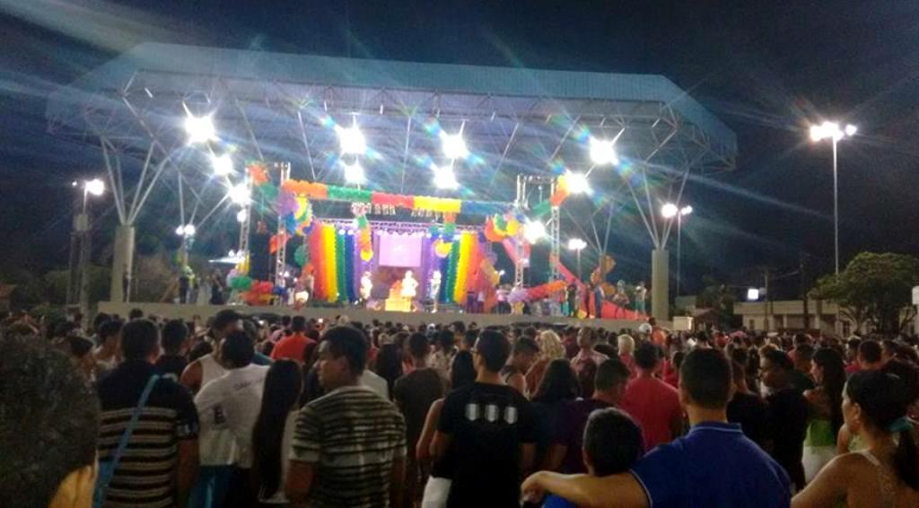 Público prestigiou em peso a Parada LGBT 2016 (Foto: Reprodução/Rodrigo Galvão)