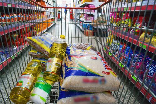 Demanda maior que a oferta tem ditado os preços dos alimentos em Boa Vista (Foto: Rodrigo Sales)