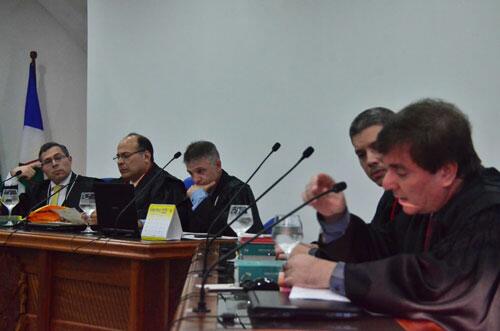 Sessão do Pleno do Tribunal Regional Eleitoral julgando candidaturas (Foto: Orib Ziedson)