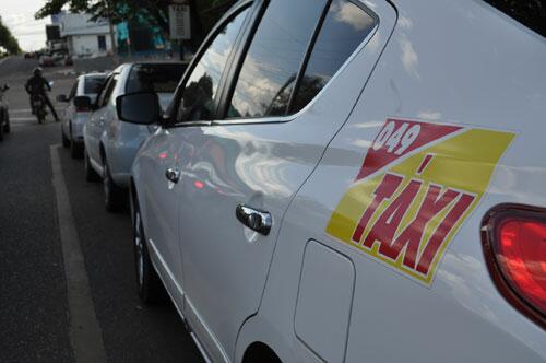 Taxistas têm trabalhado sobressaltados por causa da onda de violência (Foto: Thirza Perim)