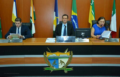 Deputada Lenir Rodrigues durante a sessão da Assembleia Legislativa (Foto: SupCom/ALERR)