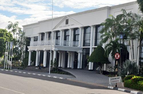 Governo de Roraima afirma que não vai conseguir pagar salários e Crédito do Povo (Foto: Arquivo/Folha)