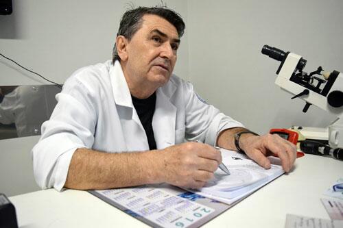 Oftalmologista Rômulo Ferreira: “Óculos comprados sem prescrição podem inclusive causar cegueira irreversível”.(Foto: Rodrigo Sales)