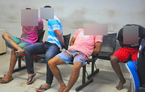 Depois de assinarem Boletim de Ocorrência Circunstanciado, os menores foram liberados (Foto: Diane Sampaio)
