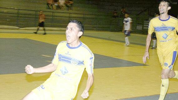 Vagner foi o artilheiro da partida, marcando quatro gols só no primeiro tempo (Foto: Divulgação)