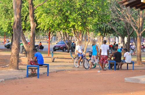 Jovens dos bairros mais afastados do Centro estão mais vulneráveis ao tráfico de drogas (Foto:  Rodrigo Sales)