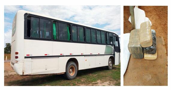 Ônibus com passageiros e a droga foram levados para a Delegacia do Amajari (Fotos: Divulgação)