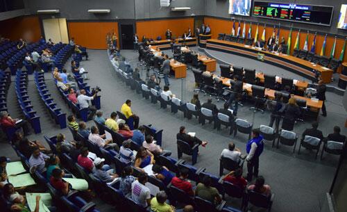 Deputados já autorizaram R$ 54.300.180,9 em abertura de crédito para várias pastas (Foto: Arquivo/Folha)
