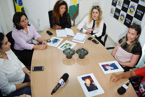 Delegadas e peritas que atuaram no caso anunciaram a elucidação do crime macabro (Foto: Rodrigo Sales)