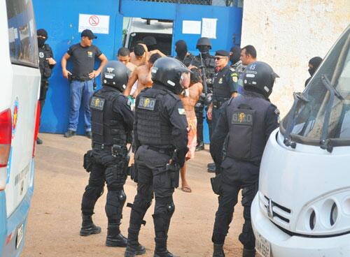 Fim de semana foi de movimentação no sistema prisional para transferir presos (Foto: Diane Sampaio)