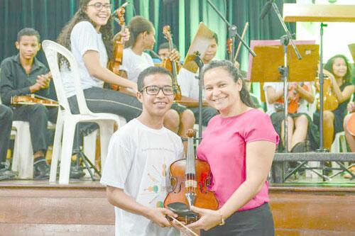 A Orquestra Infantojuvenil conta com 96 integrantes de 07 a 17 anos (Fotos: Igorh Martins)