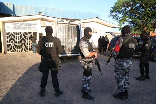 Presos da Operação Cartas Marcadas foram transferidos juntos com membros de facções criminosas (Foto: Antonio Diniz)