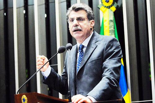 Romero Jucá assumiu recentemente a liderança do Governo Federal no Congresso Nacional (Foto: Arquivo/Folha)