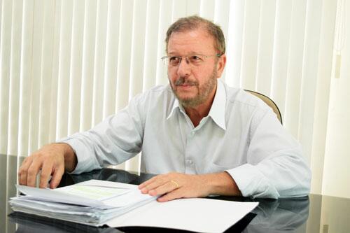 Presidente da Cerr, Augusto Iglesias: “Companhia economizaria R$ 2 milhões por mês se usinas estivesse em funcionamento”(Foto: Rodrigo Sales)