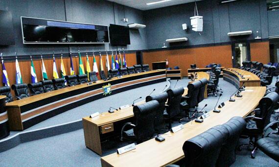 Às 10 horas, plenário já estava vazio, obrigando a Mesa Diretora a realizar uma “sessão relâmpago”(Foto: Wenderson de Jesus)