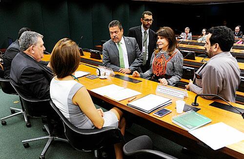 Deputados Hiran Gonçalves e Maria Helena compõem a comissão da PEC 199 (Foto: Lúcio Bernardo Júnior)