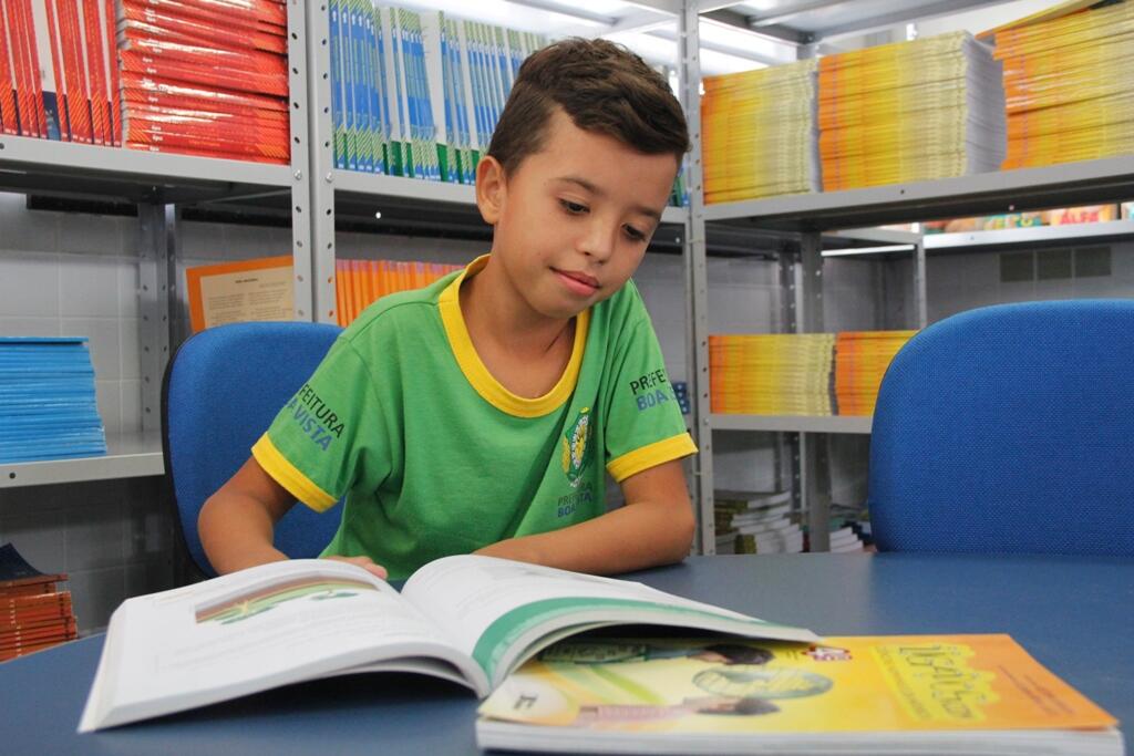 Paulo Henrique: “Pedi o óculos para ajudar nos meus estudos” (Foto: Wenderson de Jesus)