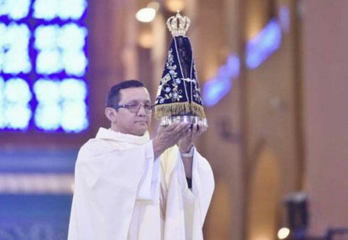 Padre Revislande dos Santos Araújo atualmente é pároco da Igreja Nossa Senhora da Consolata (Foto: Thiago Leon)
