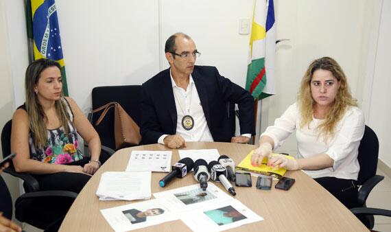 Delegados da Polícia Civil convocaram a imprensa para falar da elucidação de dois homicídios no Cantá (Foto: Antônio Diniz)