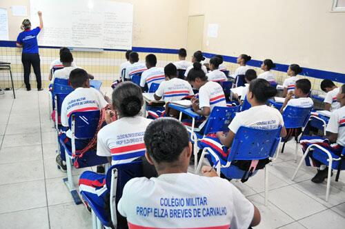 Escola Elza Breves é uma das unidades com Ensino Básico Militar na capital (Foto: Arquivo/Folha)