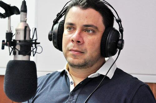 O secretário adjunto de Saúde, Paulo Linhares, também tratou sobre a preocupação do Governo em melhorar as condições da saúde para atender a população roraimense e os estrangeiros residentes no Estado (Foto: Diane Sampaio)