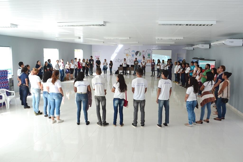 Jovens participam de atividades relacionadas às várias violações de direitos (Foto: Hisraufre Emiliano/Supcom ALE)