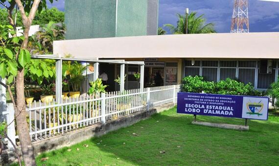 Escola Lobo D'Almada foi alvo de vândalo na manhã deste domingo (Foto: Arquivo Folha)