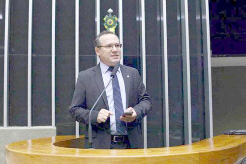 Deputado Remídio Monai: “No Brasil, existem terras abandonadas que não cumprem sua função social”(Foto: Alice Andrade)